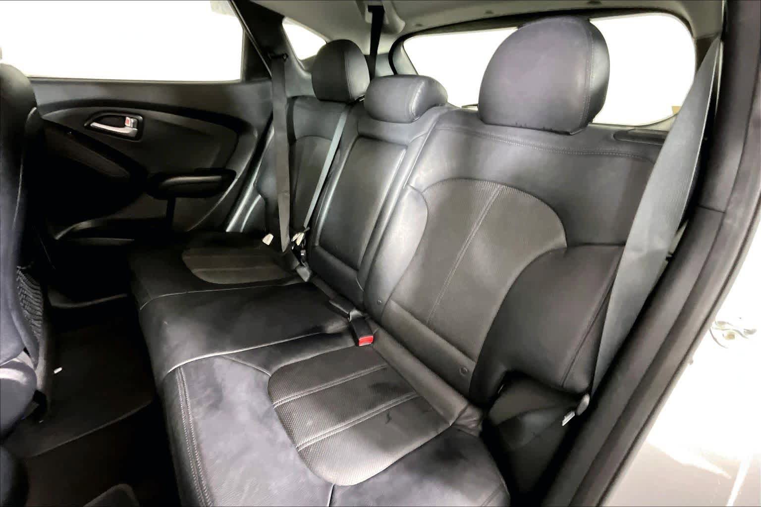 Used 2012 Hyundai Tucson Limited FWD image 18