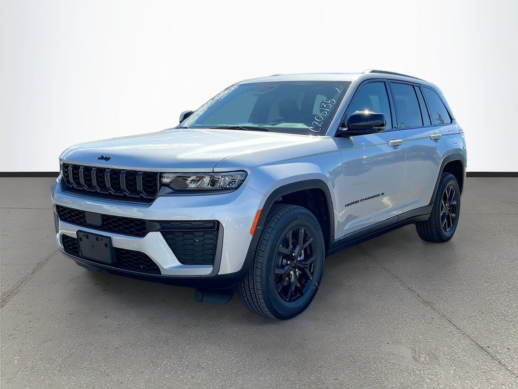 New 2026 Jeep Grand Cherokee Altitude RWD image 3