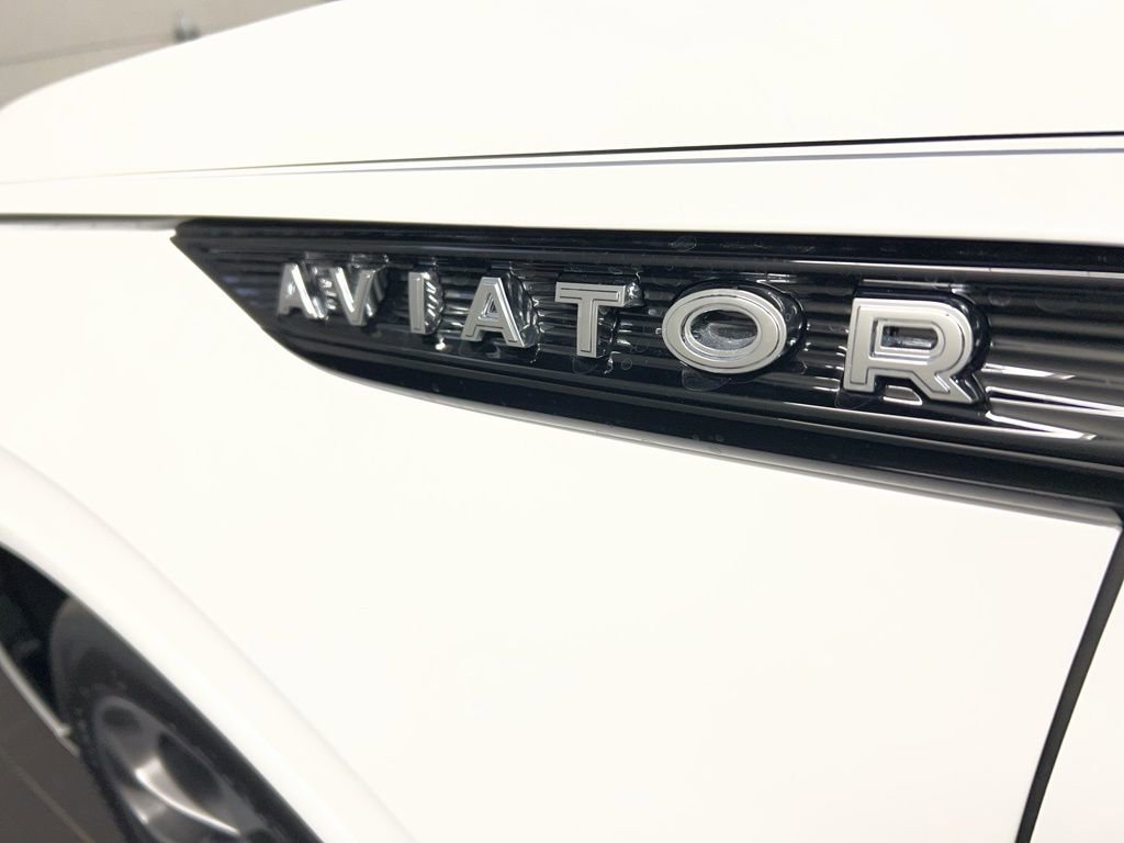 Used 2026 Lincoln Aviator AWD image 42
