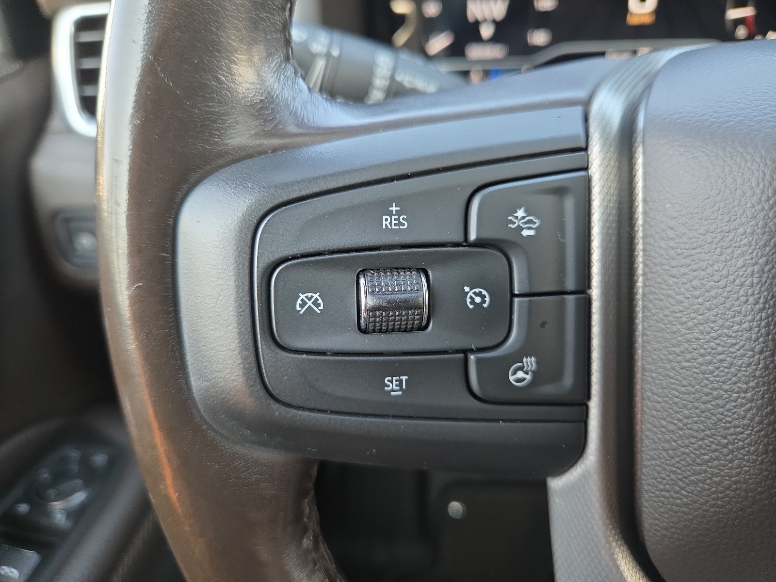 Used 2022 GMC Yukon Denali w/ Denali Premium Package AWD/4WD image 18