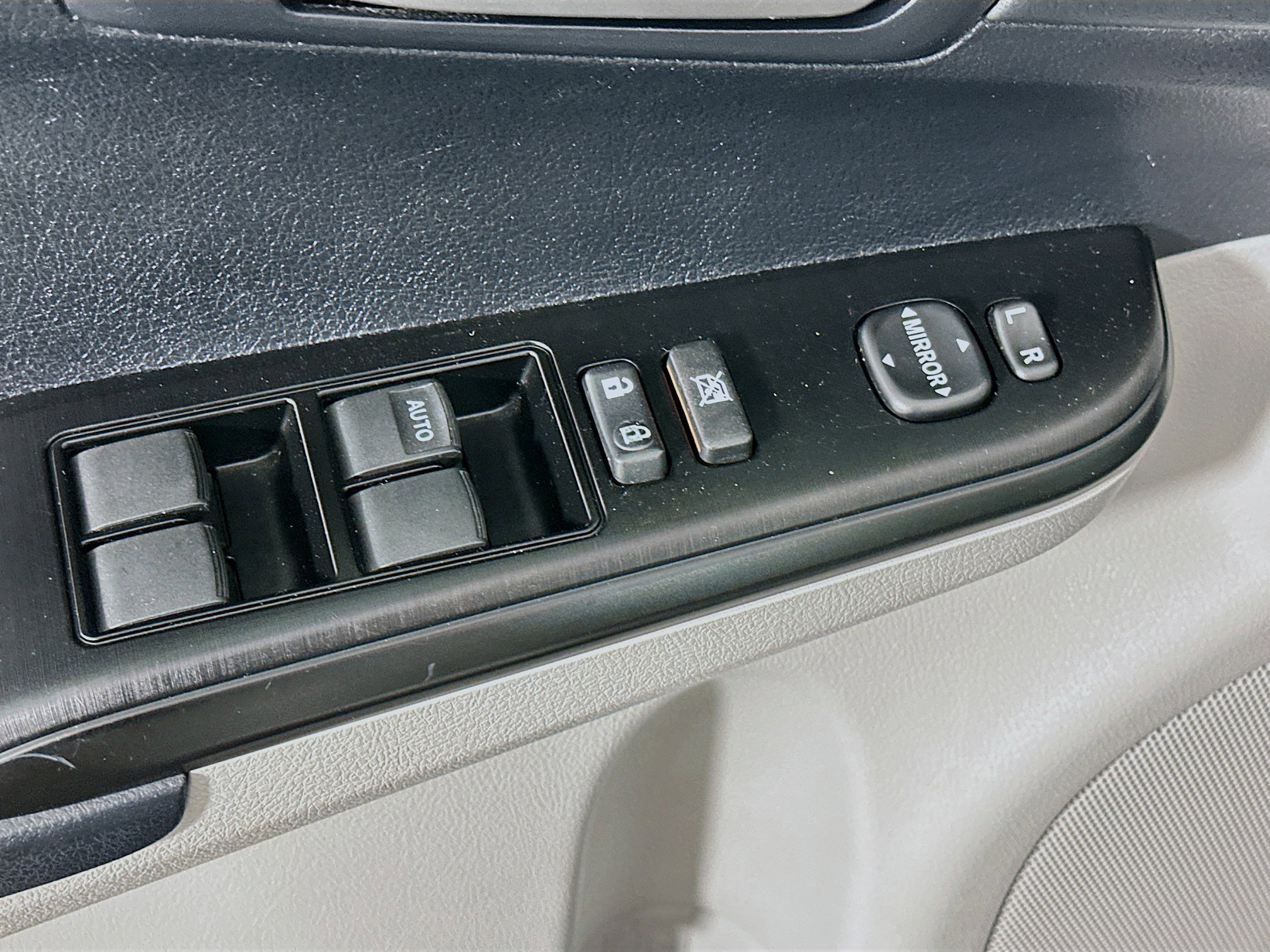 Used 2012 Toyota Camry LE image 15