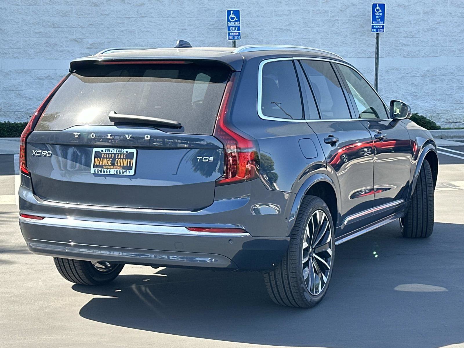 New 2026 Volvo XC90 T8 Plus image 4
