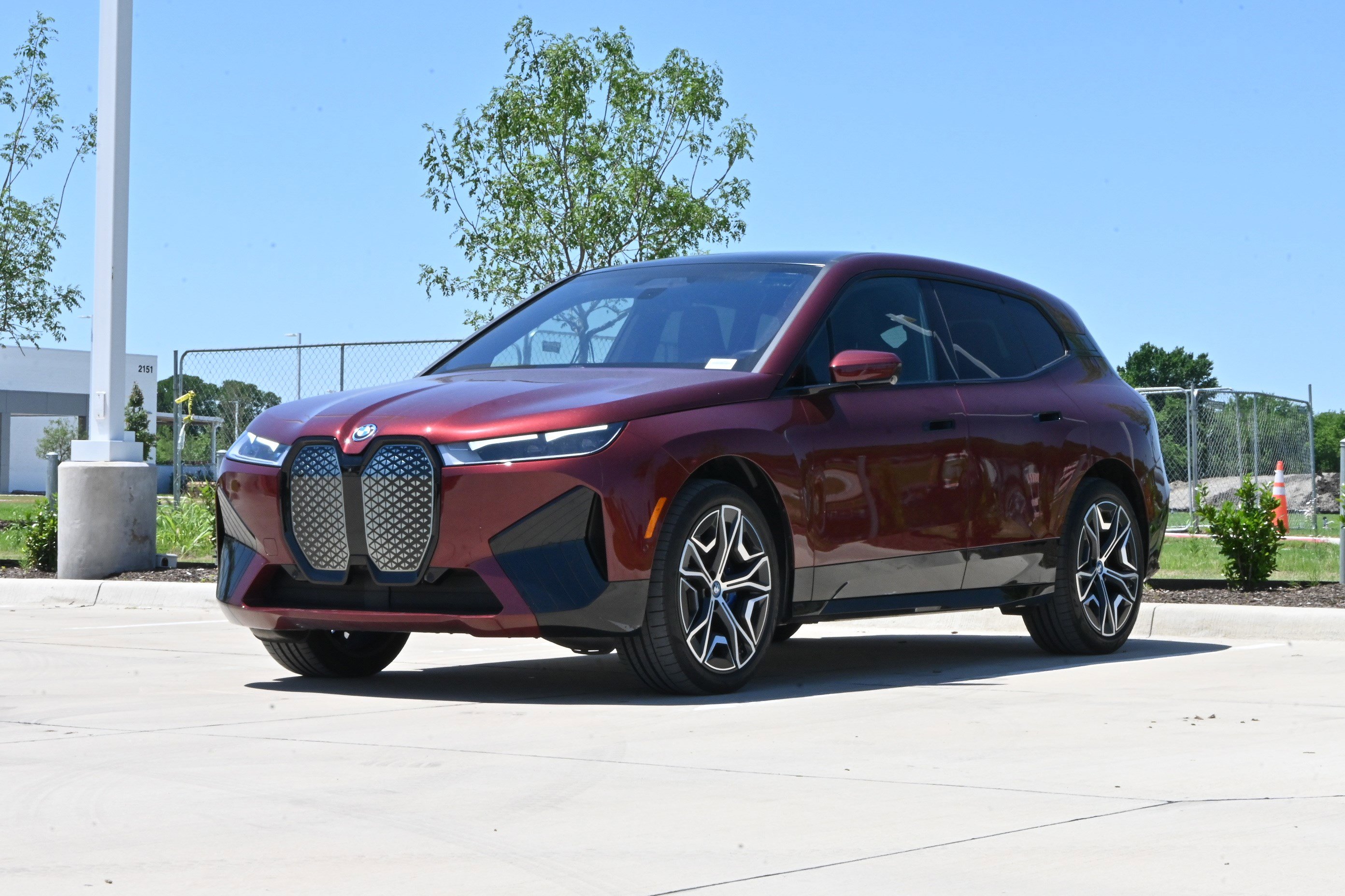 Certified 2025 BMW iX xDrive50 AWD/4WD image 5