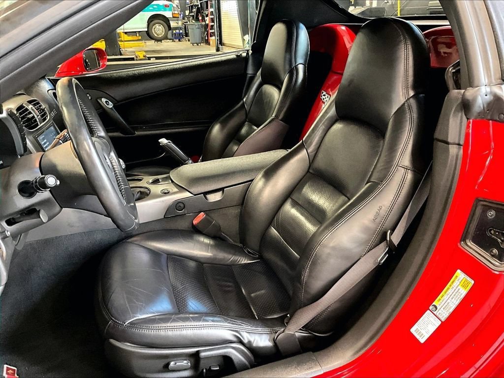 Used 2006 Chevrolet Corvette Convertible w/ Preferred Equipment Group RWD image 10