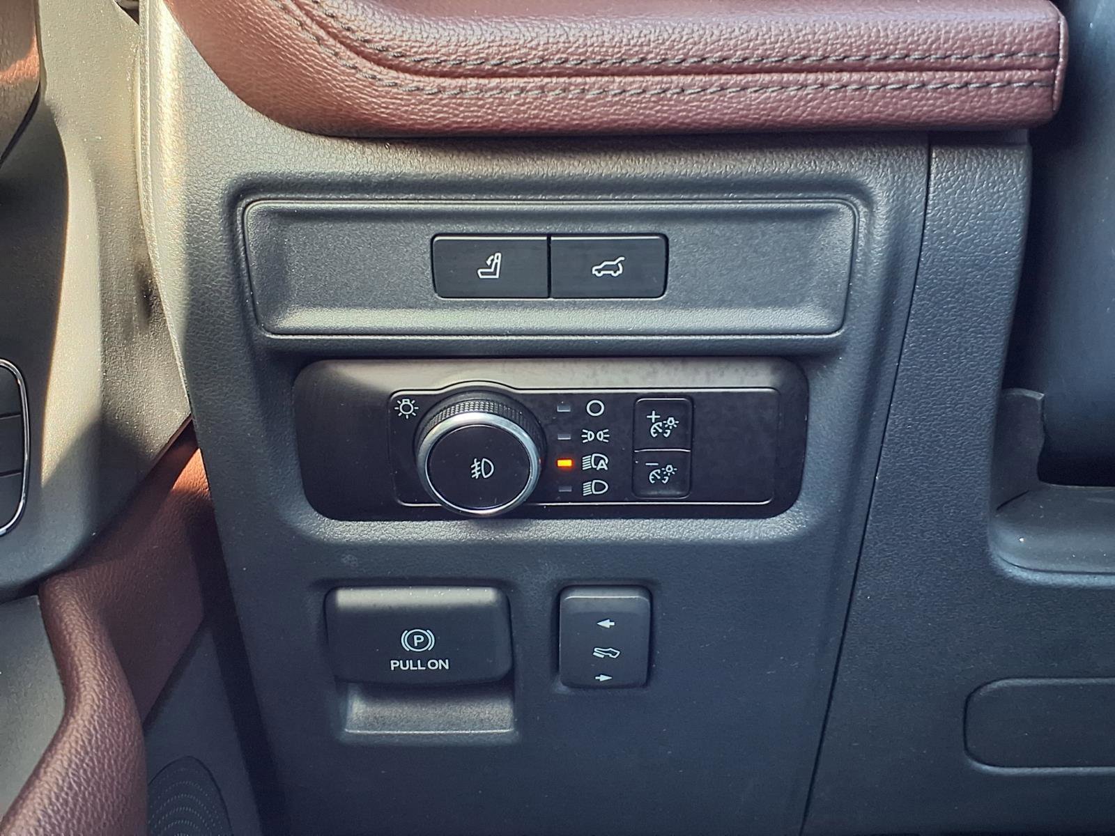 Used 2023 Ford Expedition Limited image 23