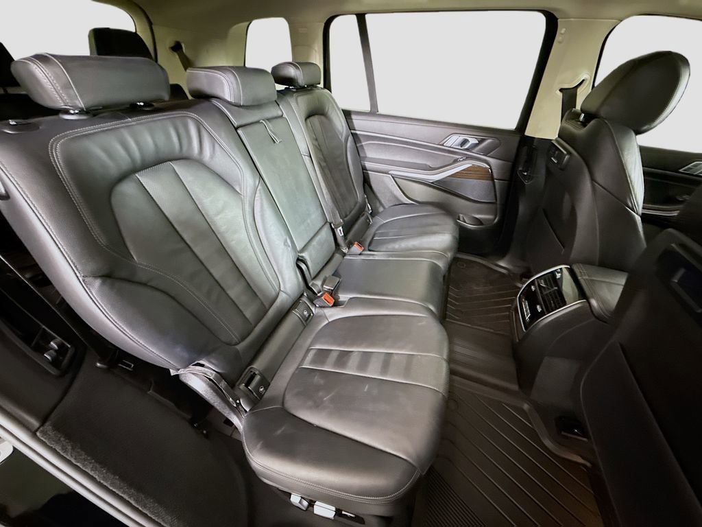 Used 2021 BMW X7 xDrive40i w/ Parking Assistance Package image 28