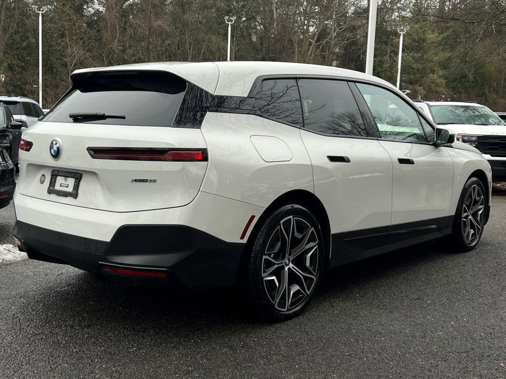 Used 2022 BMW iX xDrive50 w/ Convenience Package image 5