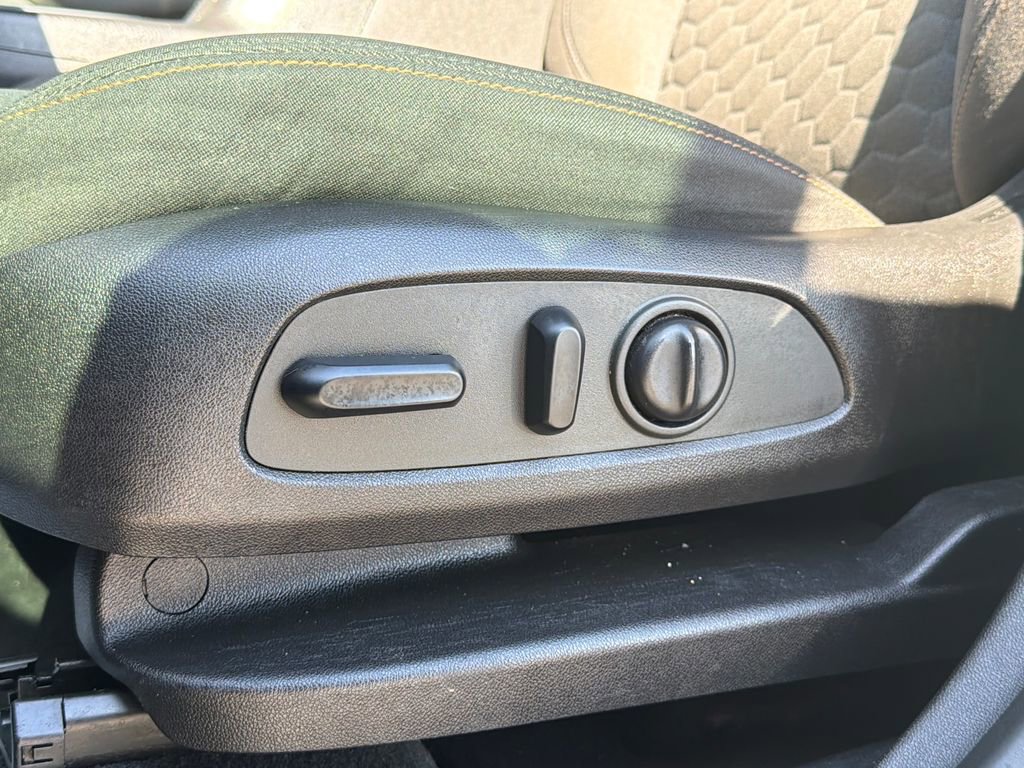 Used 2019 Chevrolet Equinox LT image 20