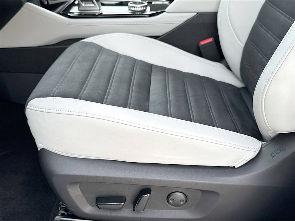 New 2025 Mitsubishi Outlander SE image 20