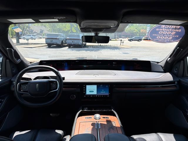 Used 2025 Lincoln Navigator Black Label AWD/4WD image 15