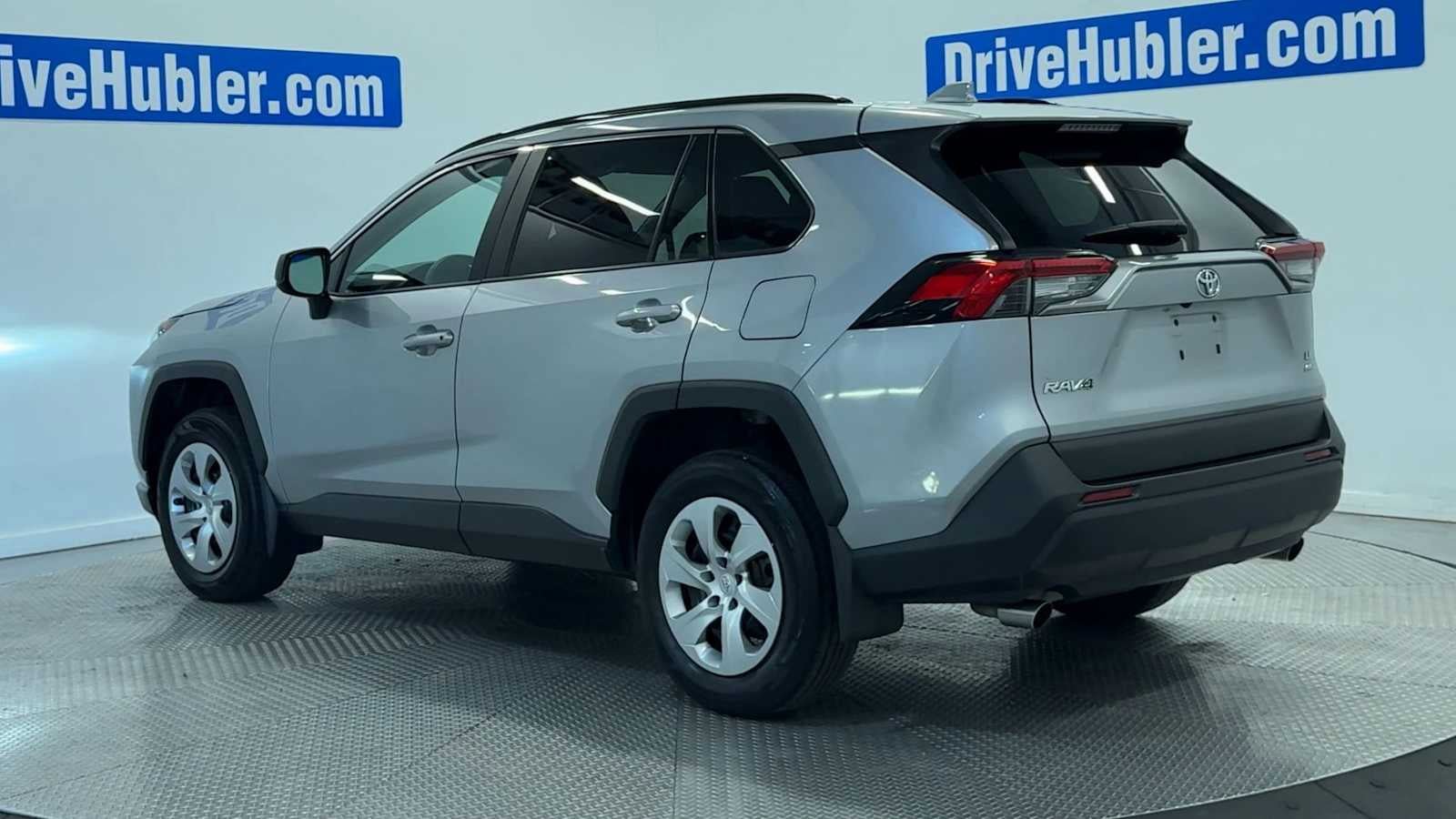 Used 2019 Toyota RAV4 LE w/ Carpet Mat Package AWD/4WD image 6
