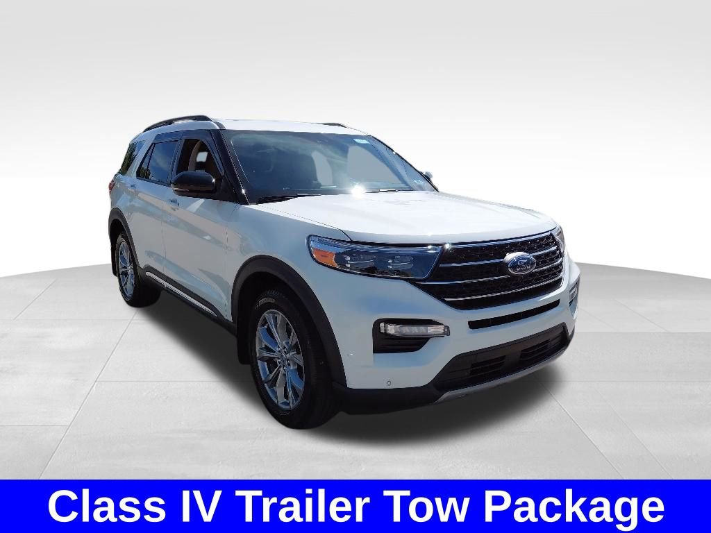 Used 2023 Ford Explorer XLT w/ Equipment Group 202A AWD/4WD image 4