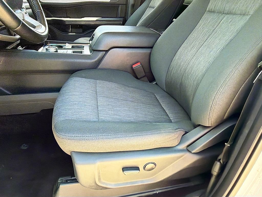 Used 2022 Ford Expedition XLT image 14