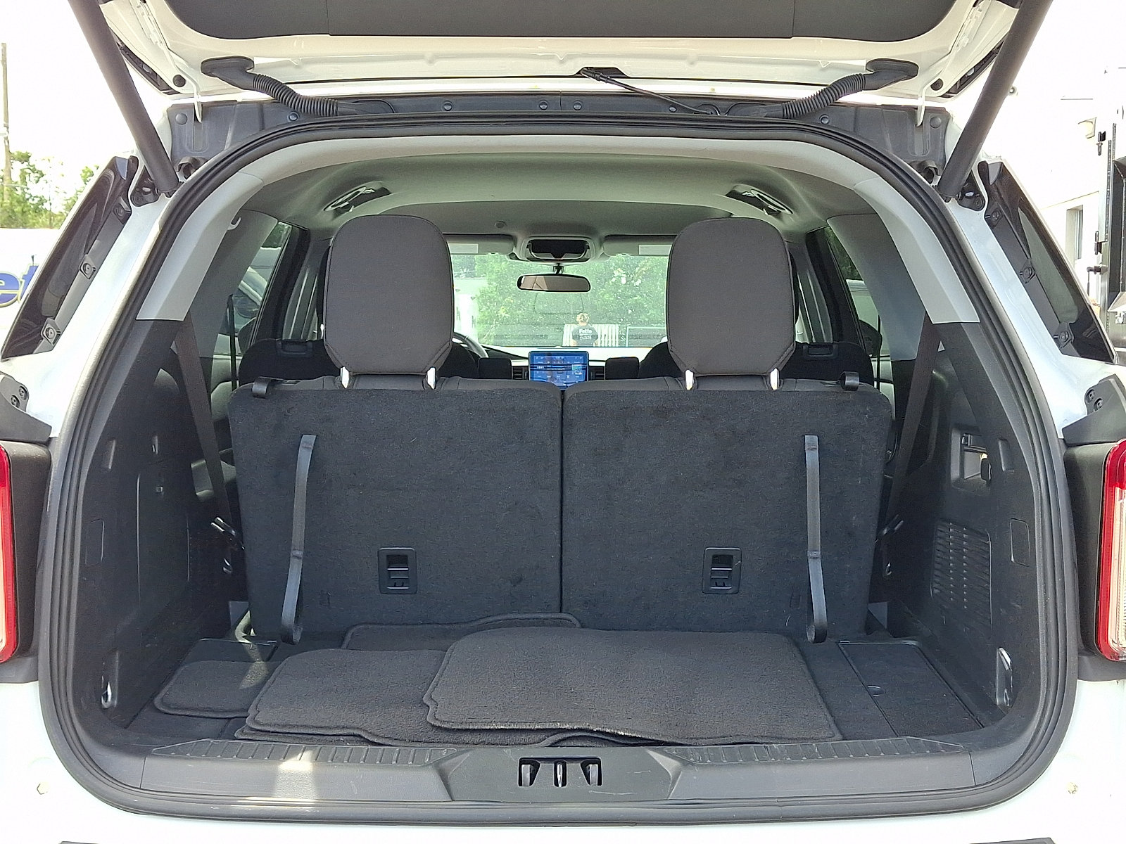 Certified 2024 Ford Explorer XLT AWD/4WD image 28