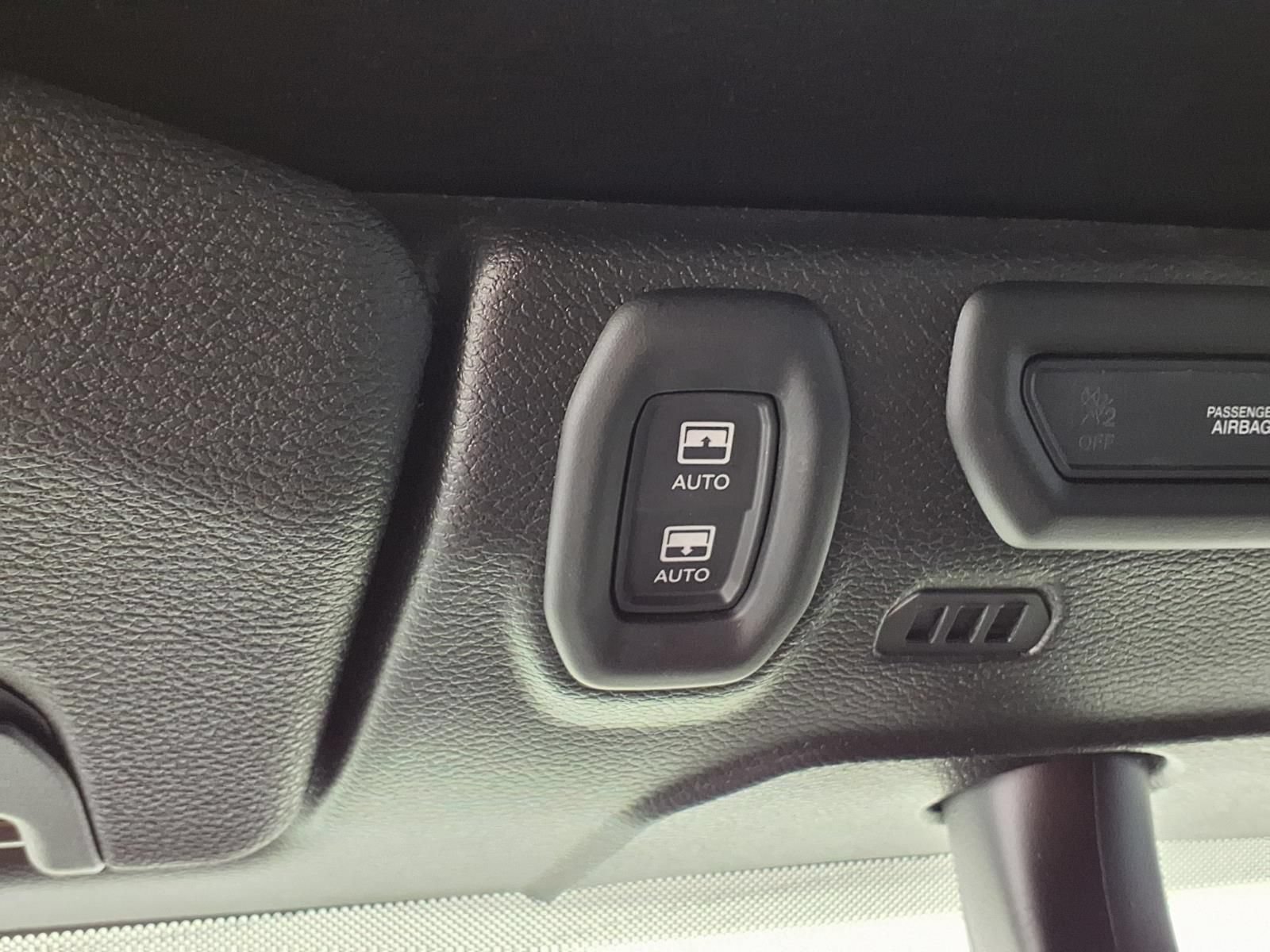 Used 2022 Jeep Wrangler Unlimited Sahara AWD/4WD image 29