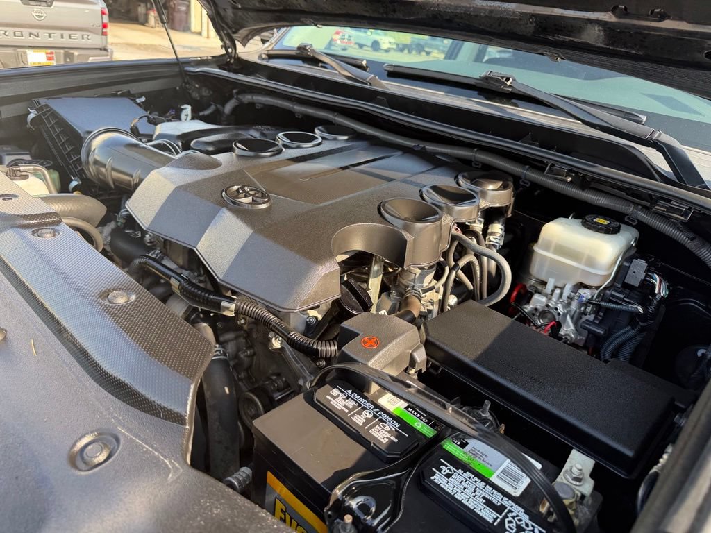 Used 2017 Toyota 4Runner Limited AWD/4WD image 8