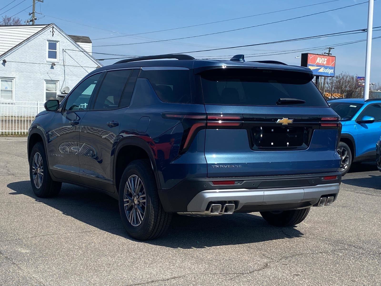 New 2026 Chevrolet Traverse LT w/ Driver Confidence Package FWD image 5