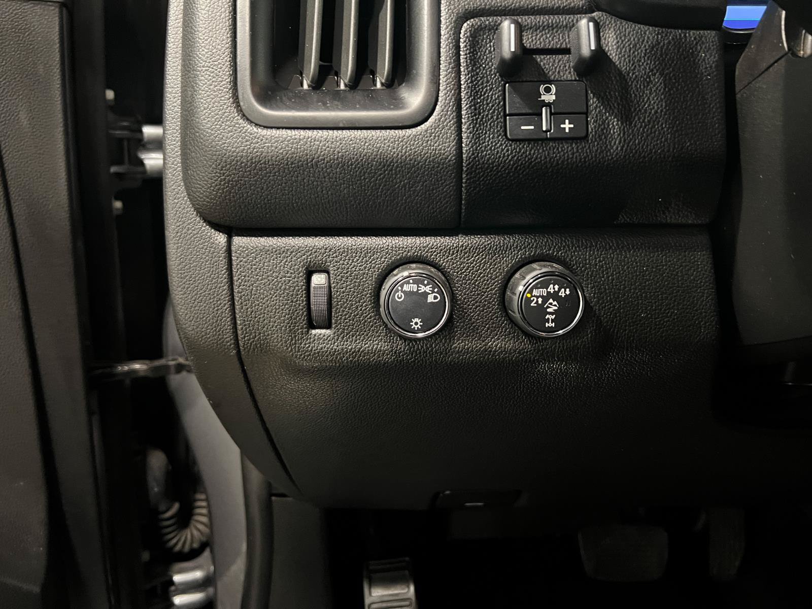 Used 2020 Chevrolet Colorado ZR2 AWD/4WD image 15