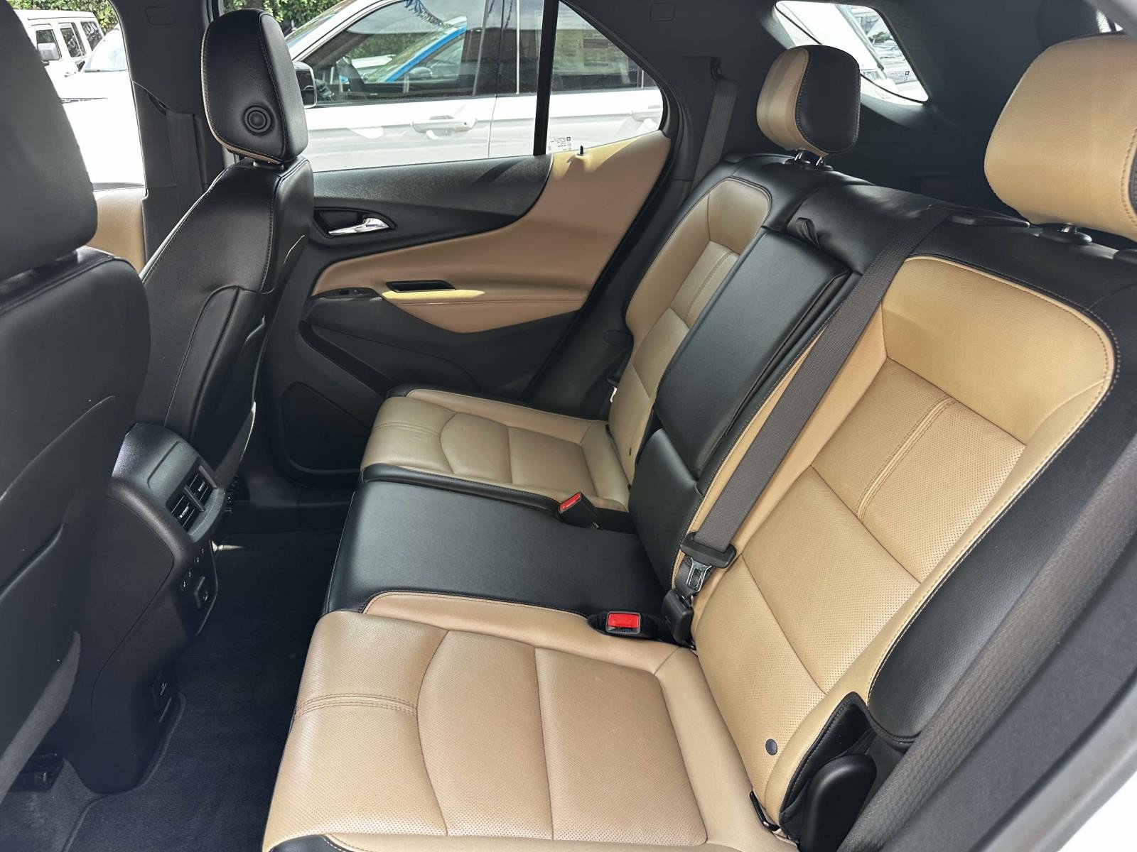 Used 2022 Chevrolet Equinox Premier AWD/4WD image 16