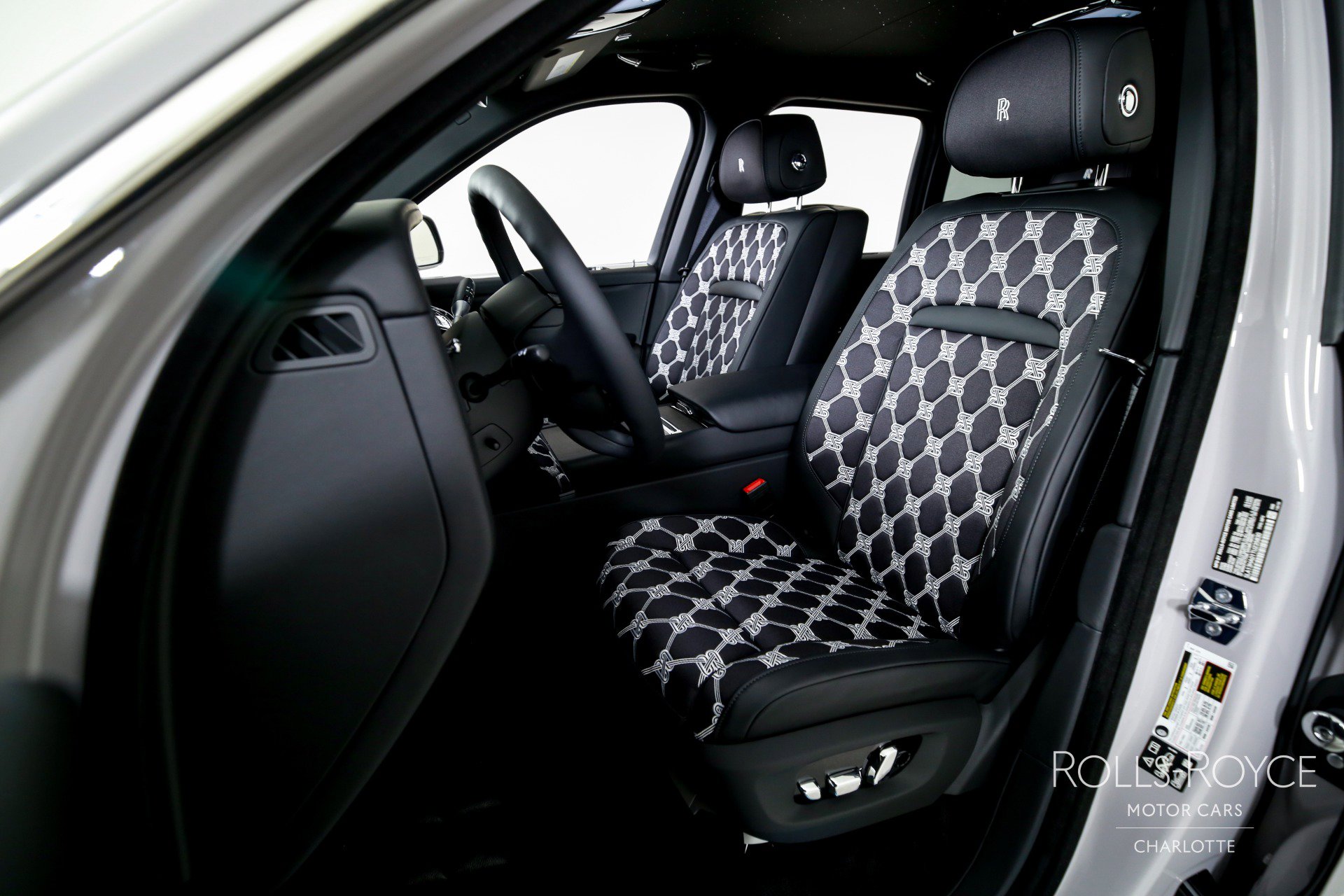 New 2026 Rolls-Royce Cullinan image 12
