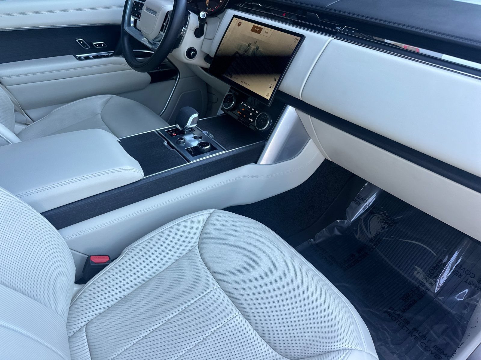 Used 2023 Land Rover Range Rover SE AWD/4WD image 15
