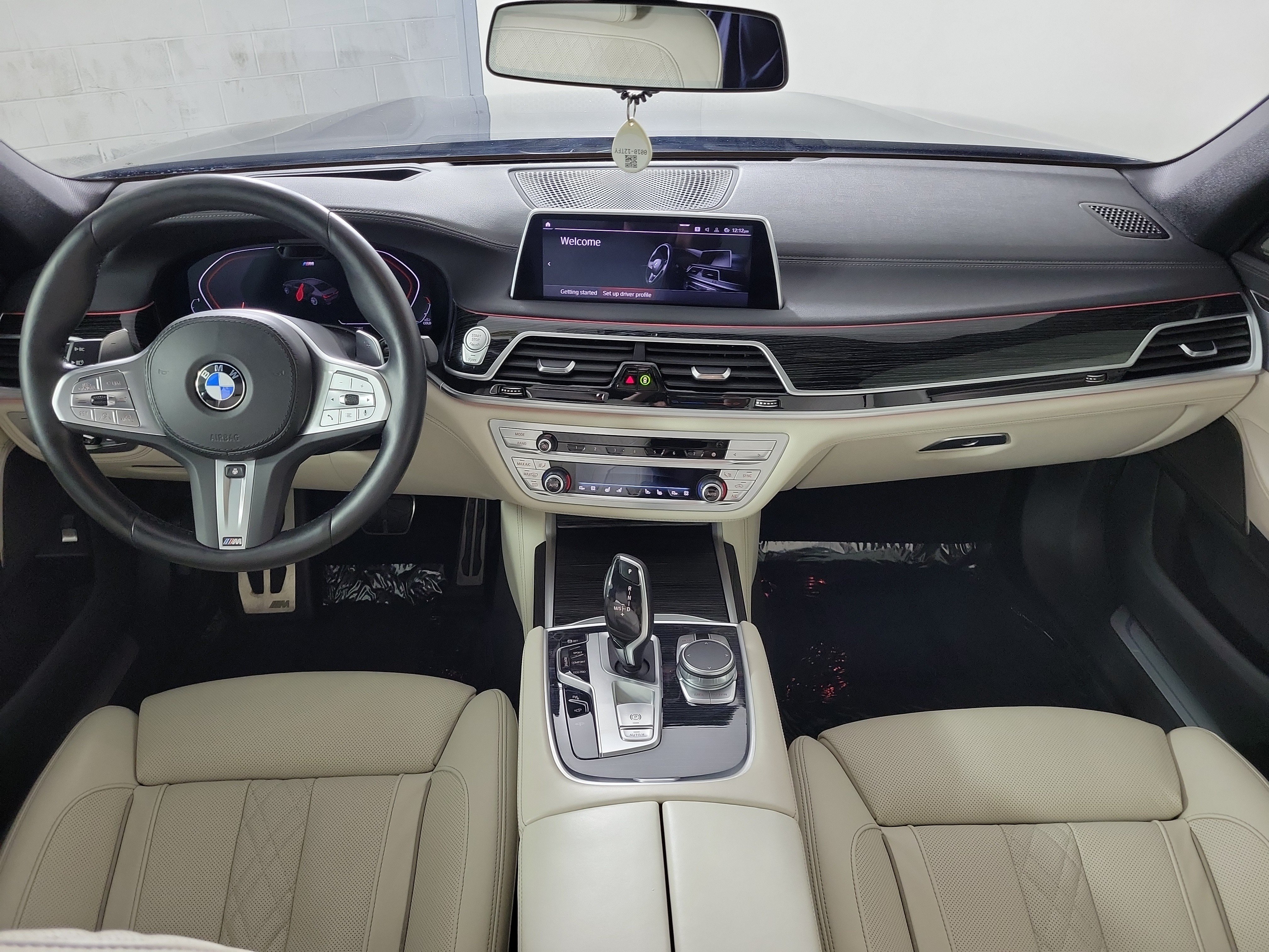 Used 2022 BMW 750i xDrive w/ M Sport Package AWD/4WD image 11