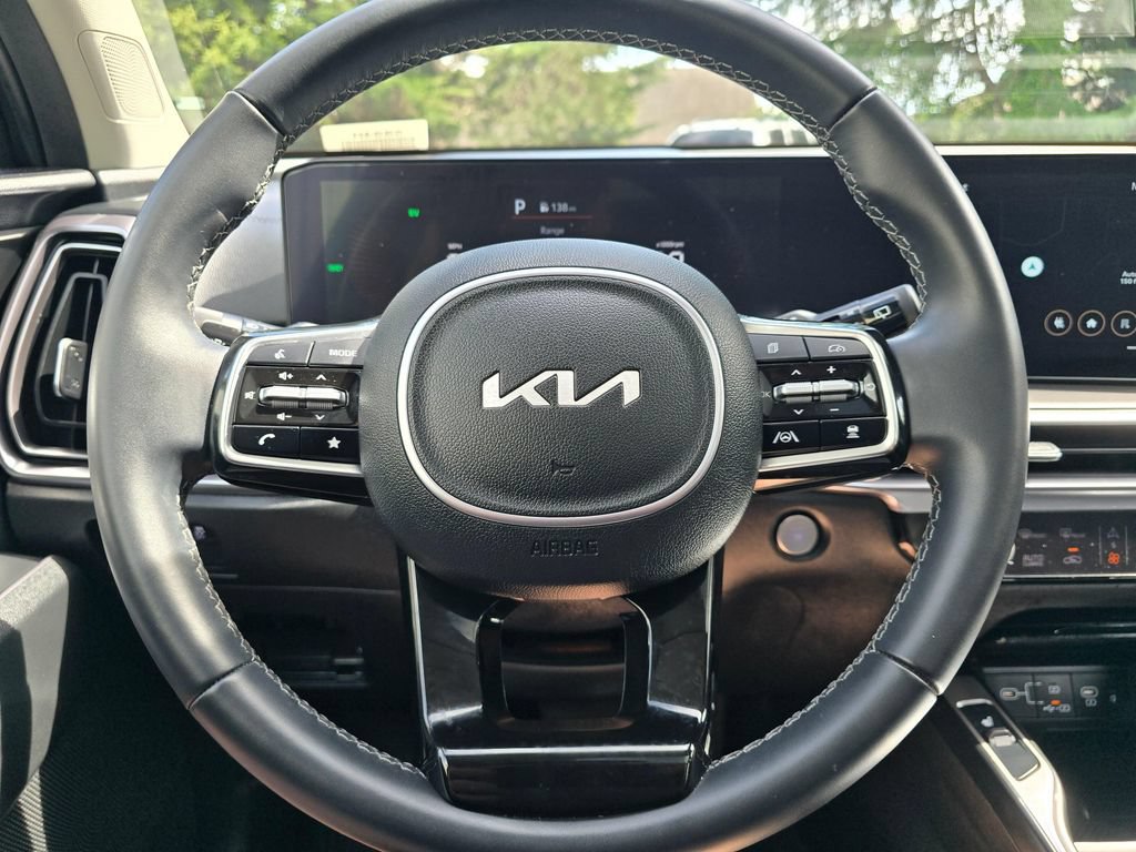 Used 2025 Kia Sorento EX w/ EX Panoramic Sunroof Package AWD/4WD image 17