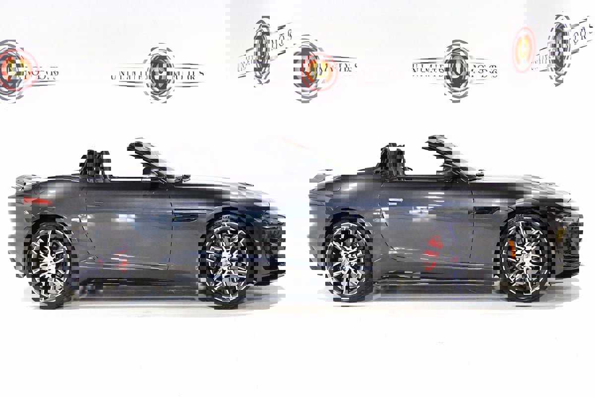 Used 2021 Jaguar F-TYPE R-Dynamic image 7