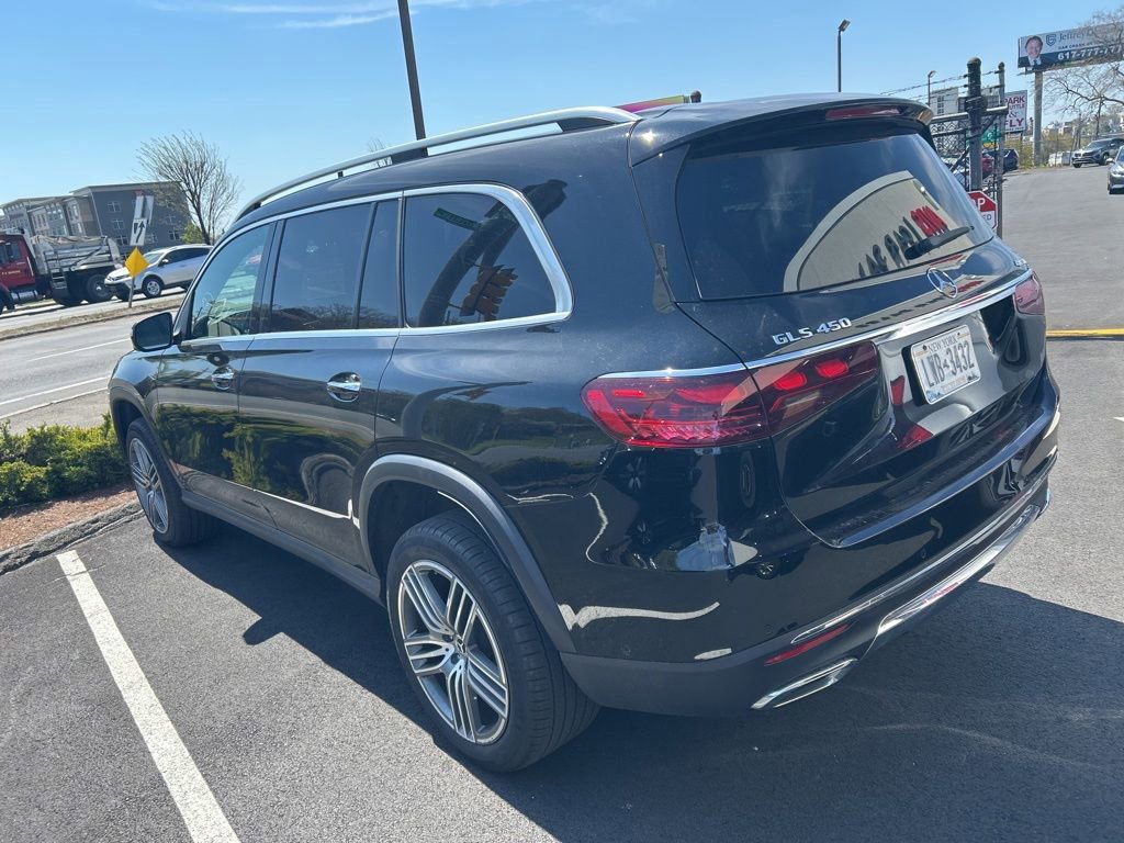 Used 2025 Mercedes-Benz GLS 450 4MATIC image 3