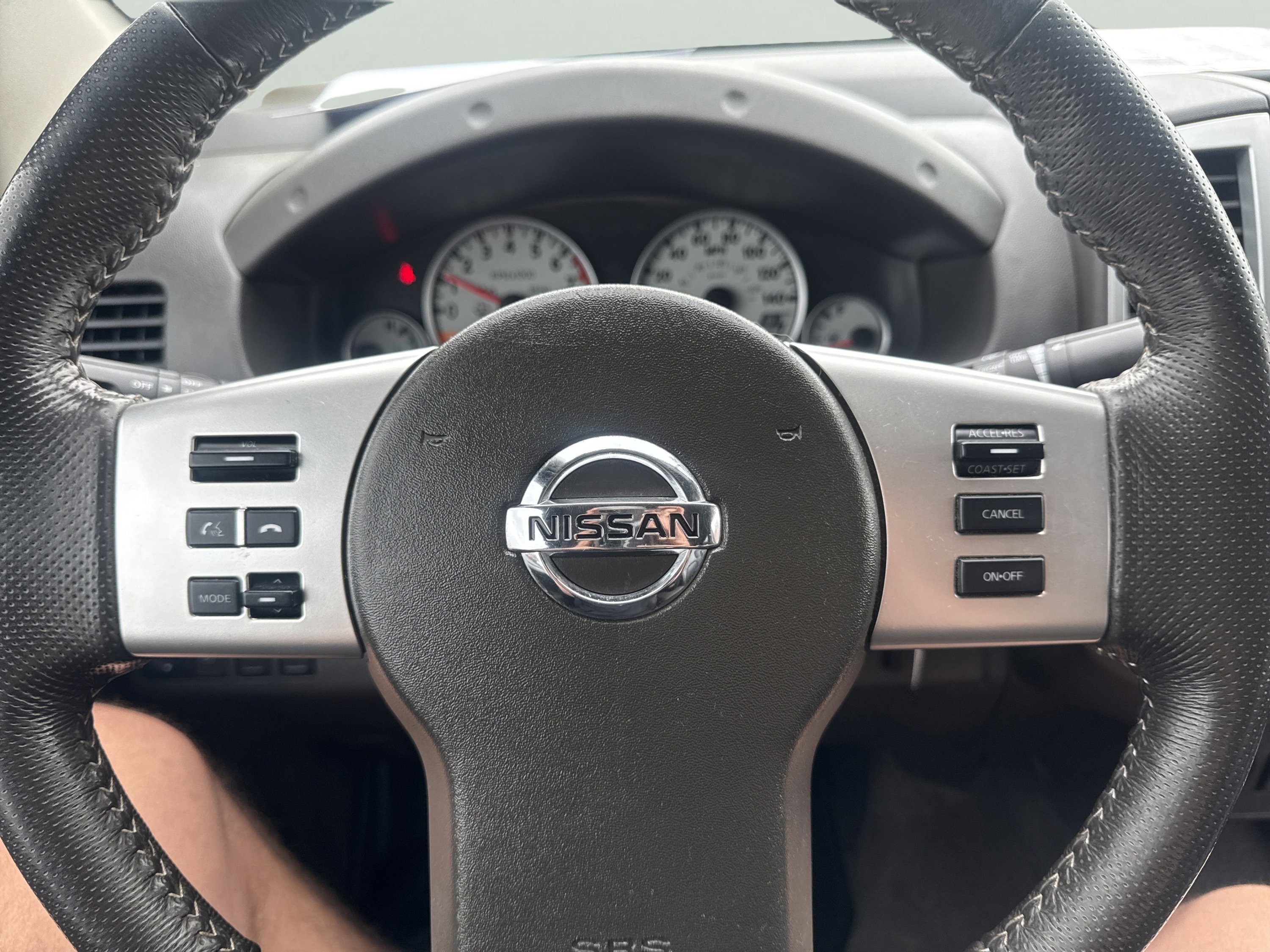 Used 2015 Nissan Frontier PRO-4X w/ Pro-4x Luxury Package AWD/4WD image 23
