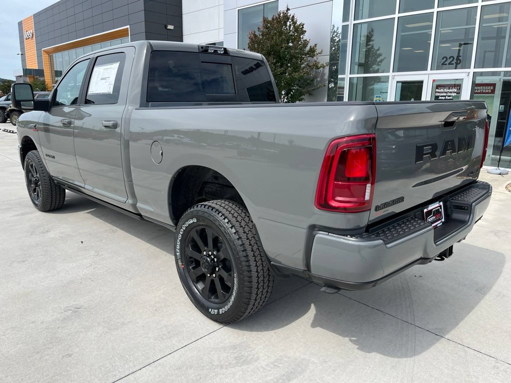 New 2026 RAM 2500 Laramie AWD/4WD image 18