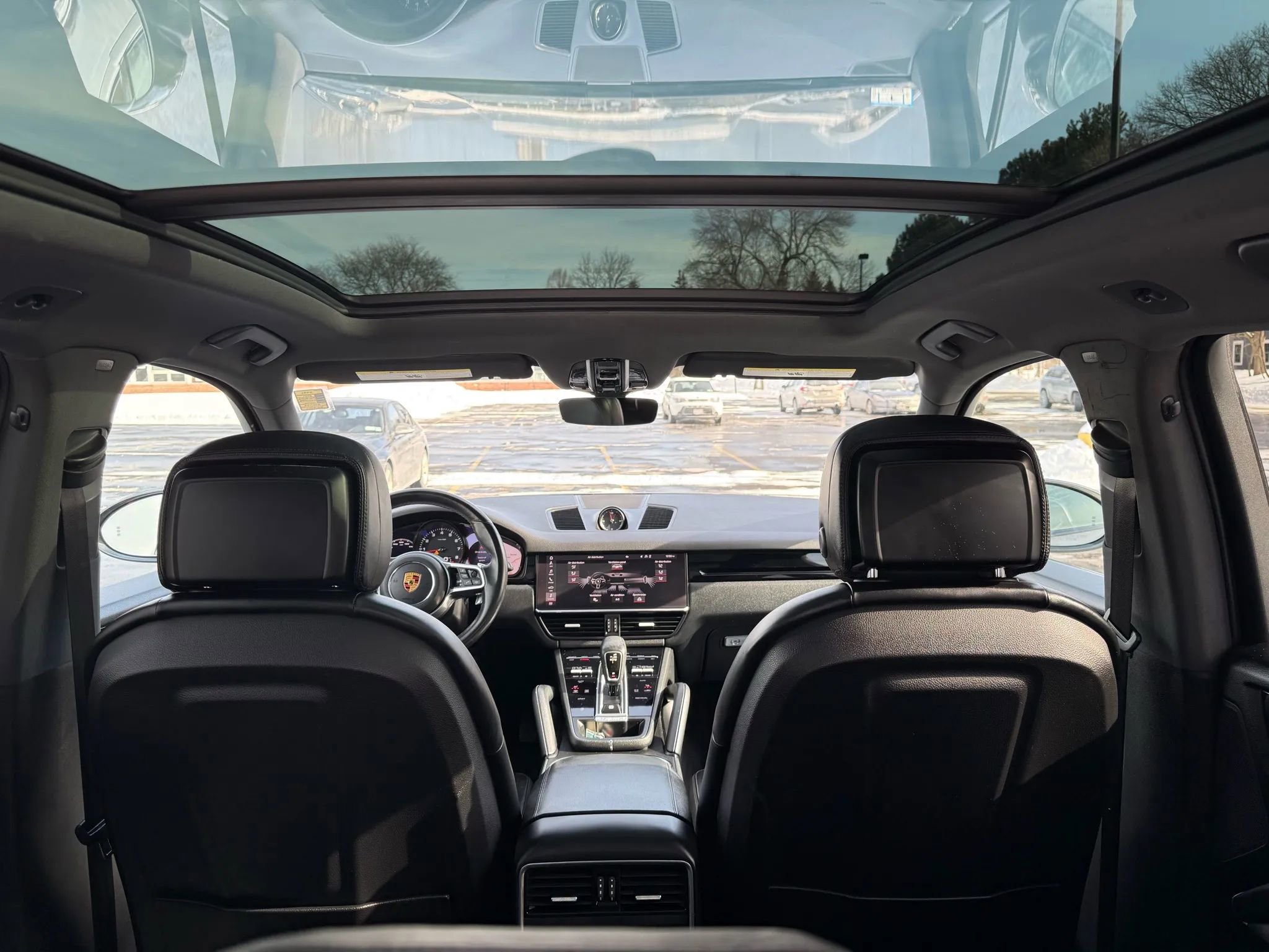 Used 2021 Porsche Cayenne Sport Utility 4D image 2