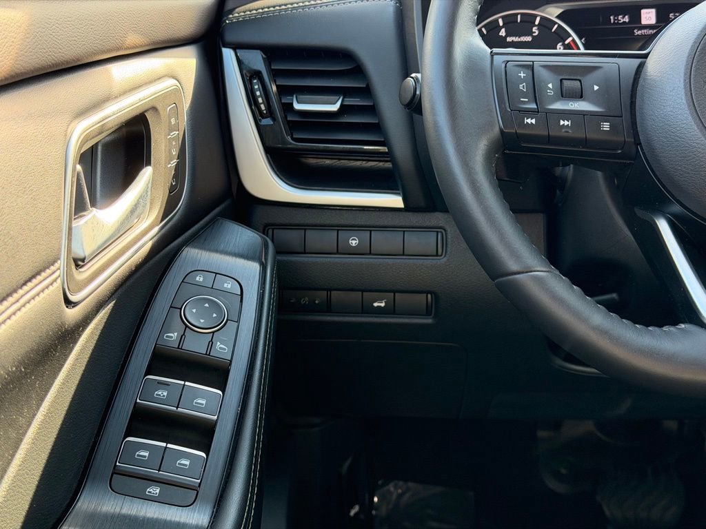 Used 2021 Nissan Rogue SL w/ Premium Package image 34