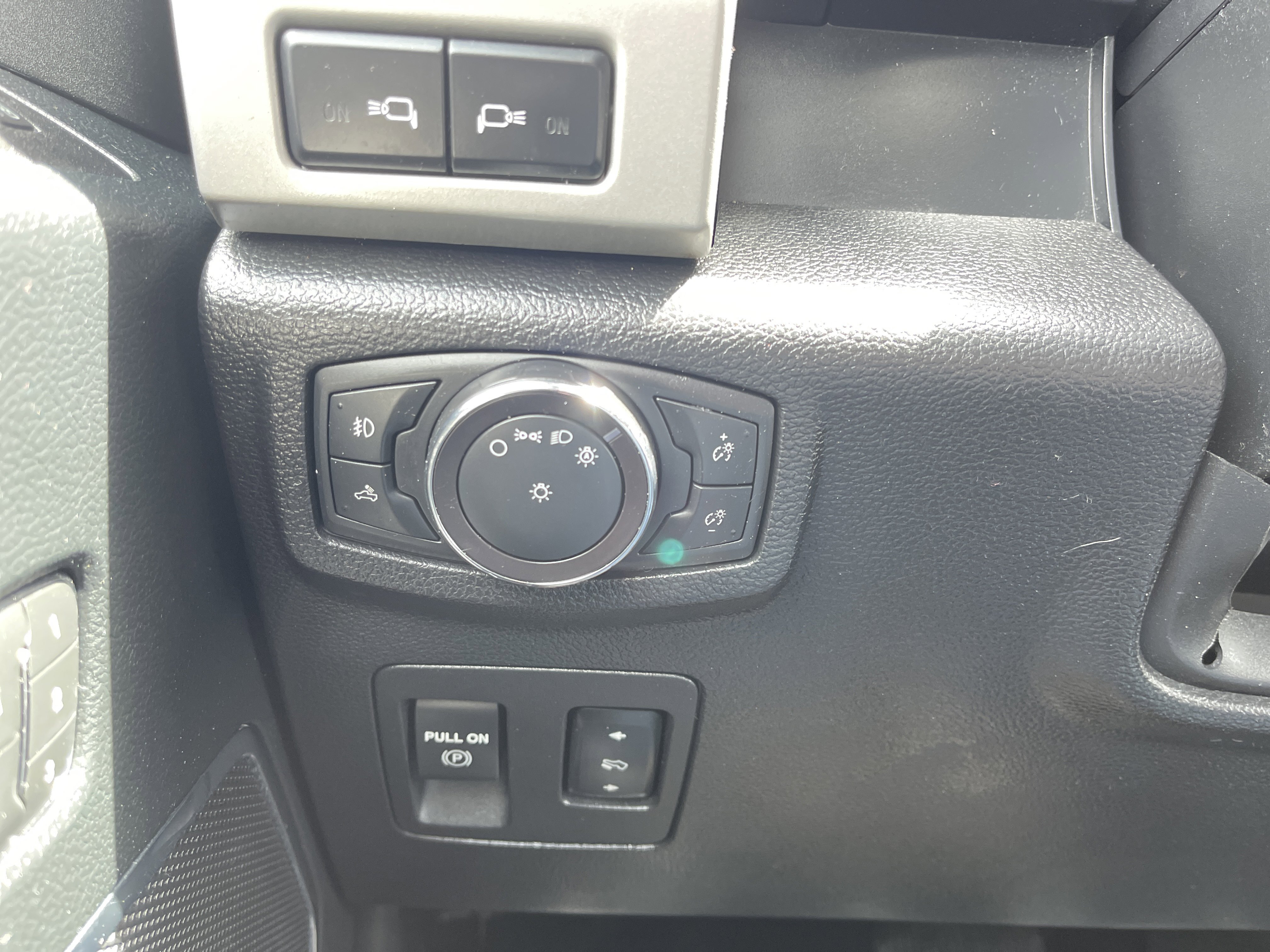 Used 2019 Ford F150 Lariat RWD image 21