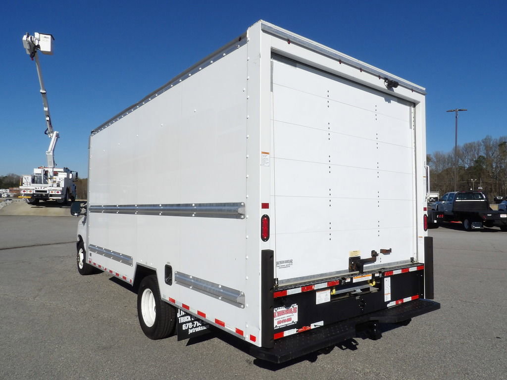 Used 2021 Ford E-350 and Econoline 350 Super Duty RWD image 5
