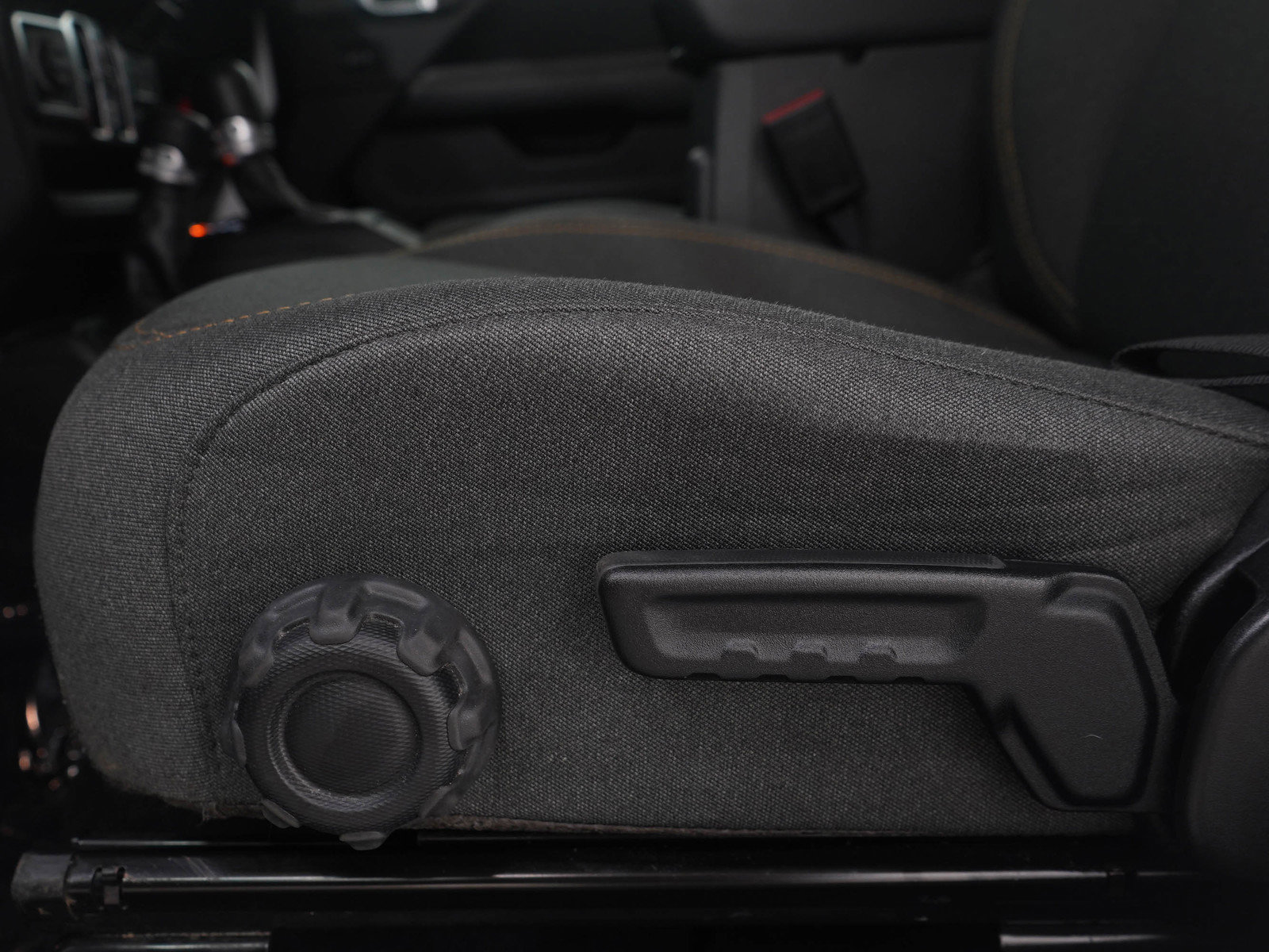 Used 2024 Jeep Wrangler Sahara image 24