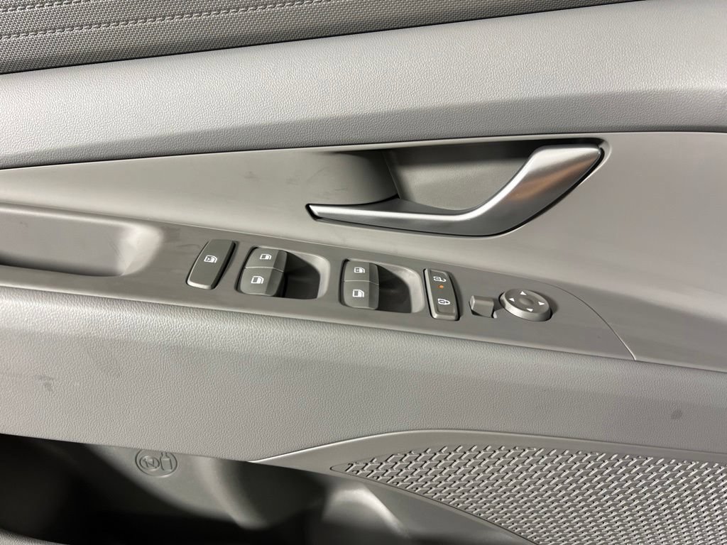 New 2026 Hyundai Elantra SE FWD image 25