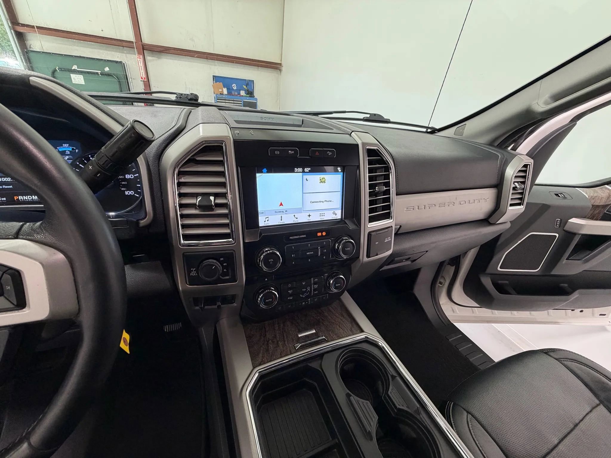 Used 2017 Ford F250 Lariat w/ Chrome Package image 15