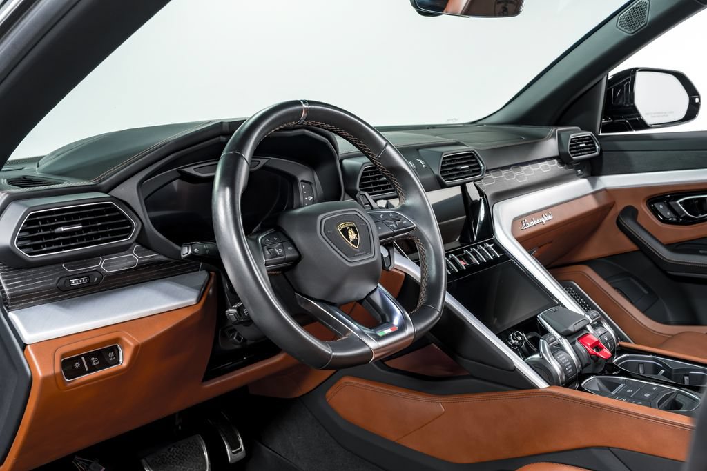 Used 2022 Lamborghini Urus AWD/4WD image 13