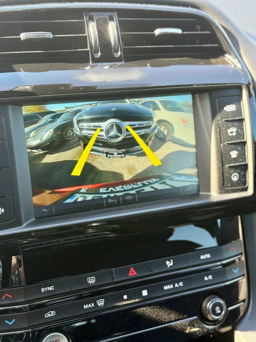 Used 2018 Jaguar F-PACE Premium image 38