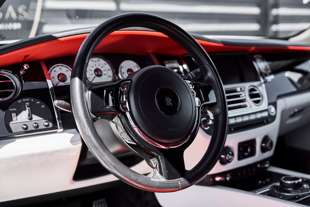 Used 2020 Rolls-Royce Wraith RWD image 34