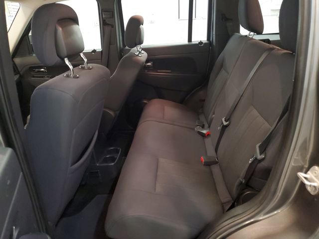 Used 2012 Jeep Liberty Sport image 26