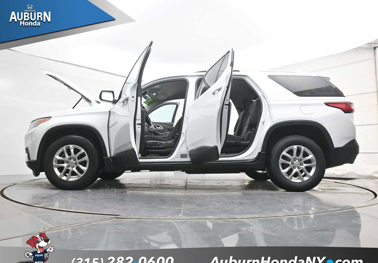 Used 2018 Chevrolet Traverse LT w/ LPO, Floor Liner Package image 35