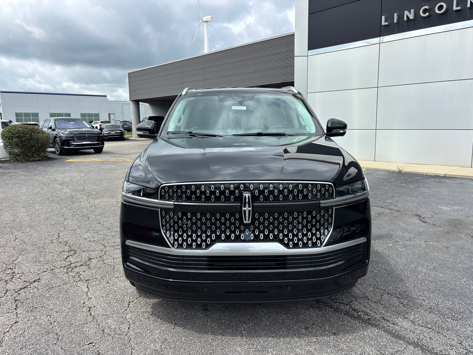 New 2027 Lincoln Navigator L Reserve AWD/4WD image 2