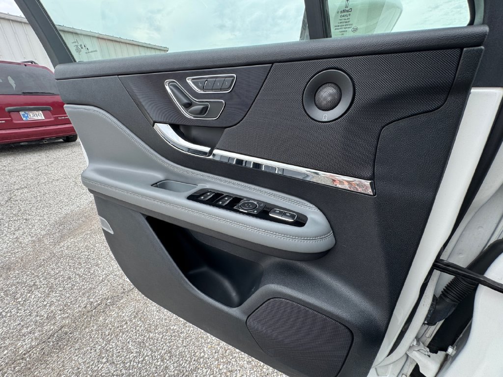 Used 2021 Lincoln Corsair Reserve FWD image 26