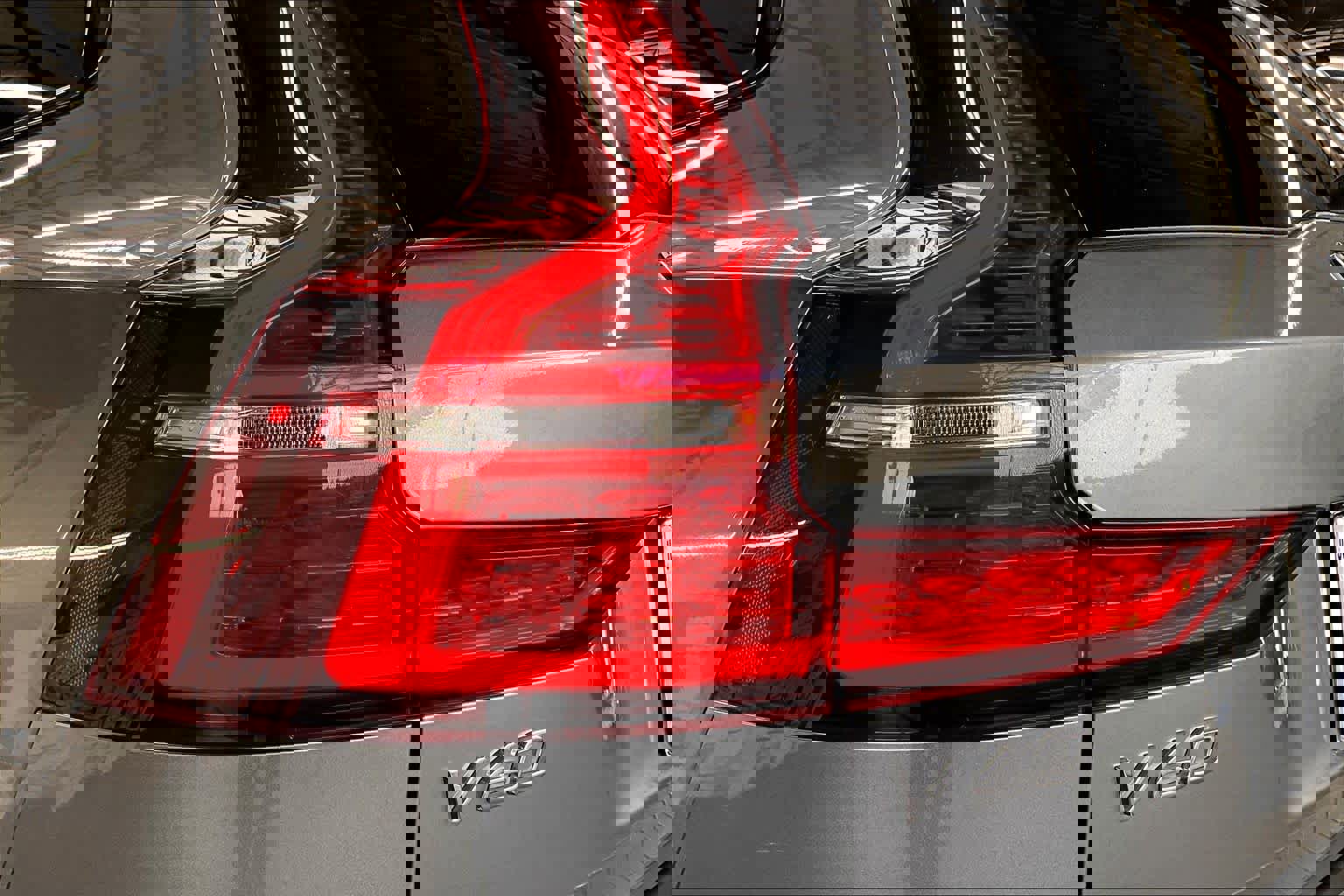 Used 2020 Volvo V60 T5 Cross Country w/ Cross Country Pro Package image 33