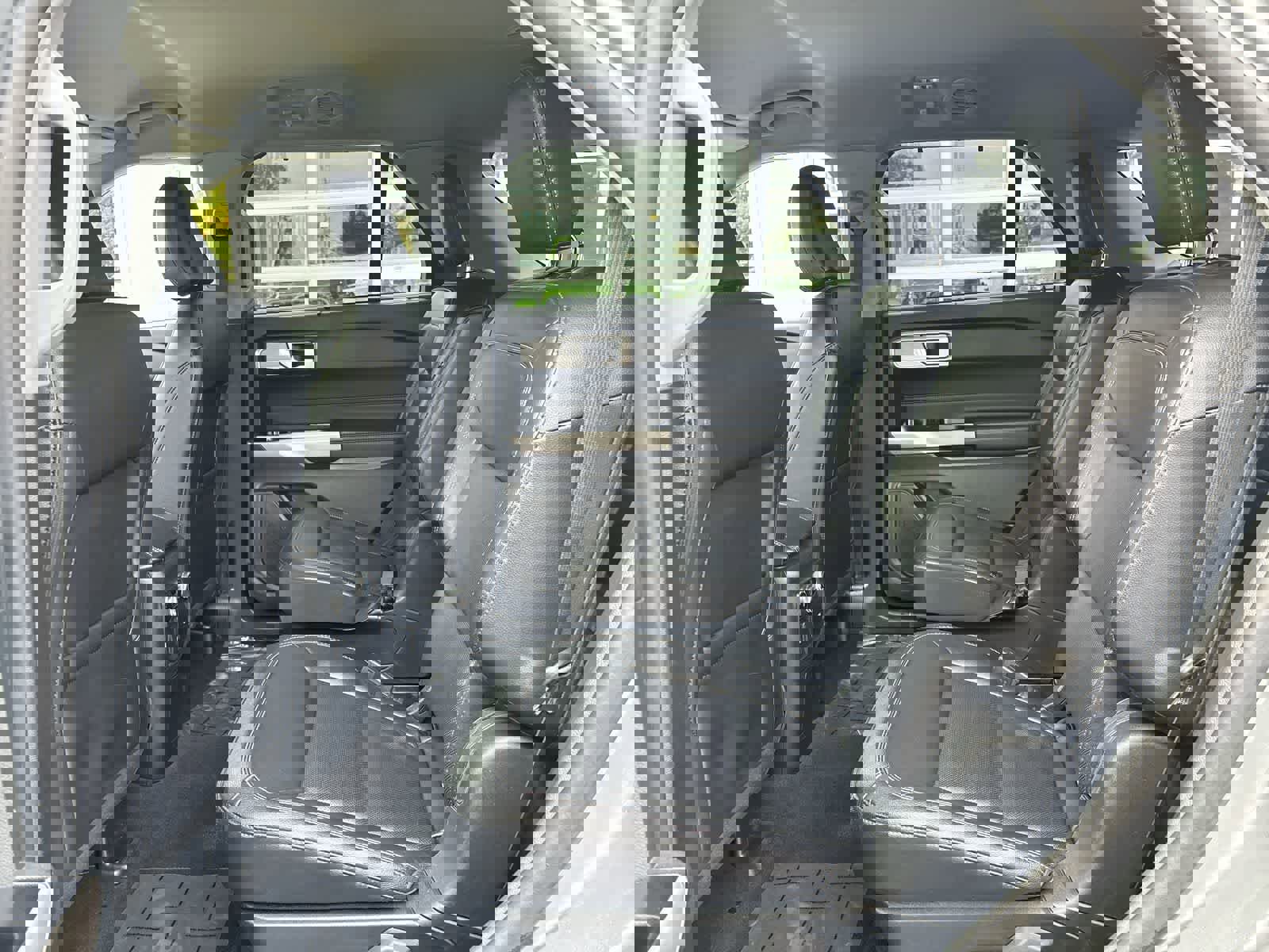 Used 2023 Ford Explorer Limited image 8