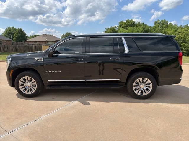 Used 2026 GMC Yukon XL Denali w/ LPO, Floor Liner Package AWD/4WD image 2