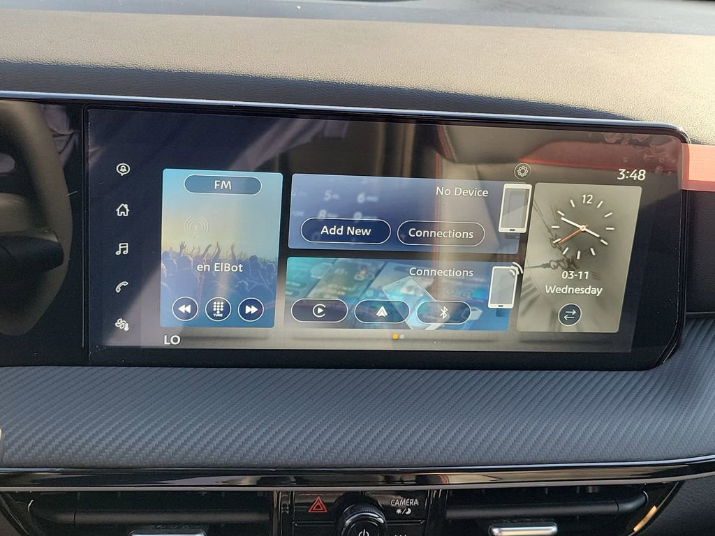 Used 2025 Nissan Kicks SR image 9