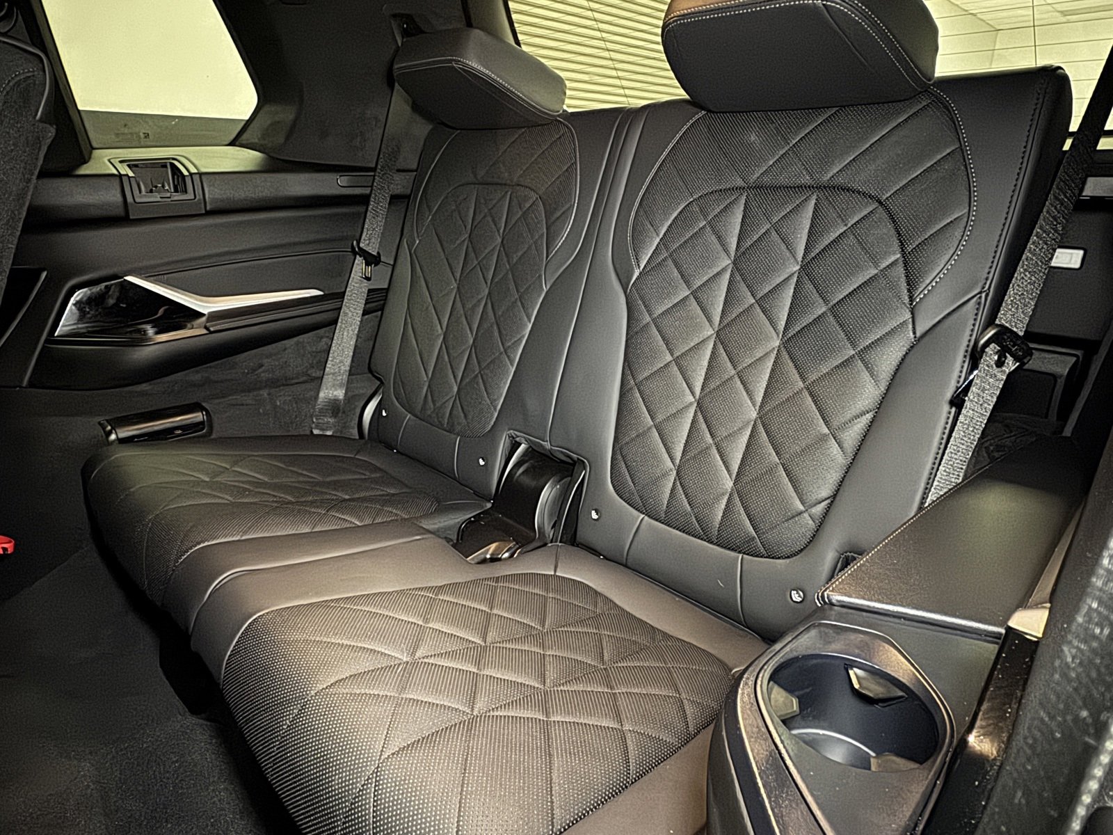 Used 2023 BMW X7 xDrive40i w/ M Sport Package image 37